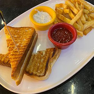  Kaşarlı Tost  